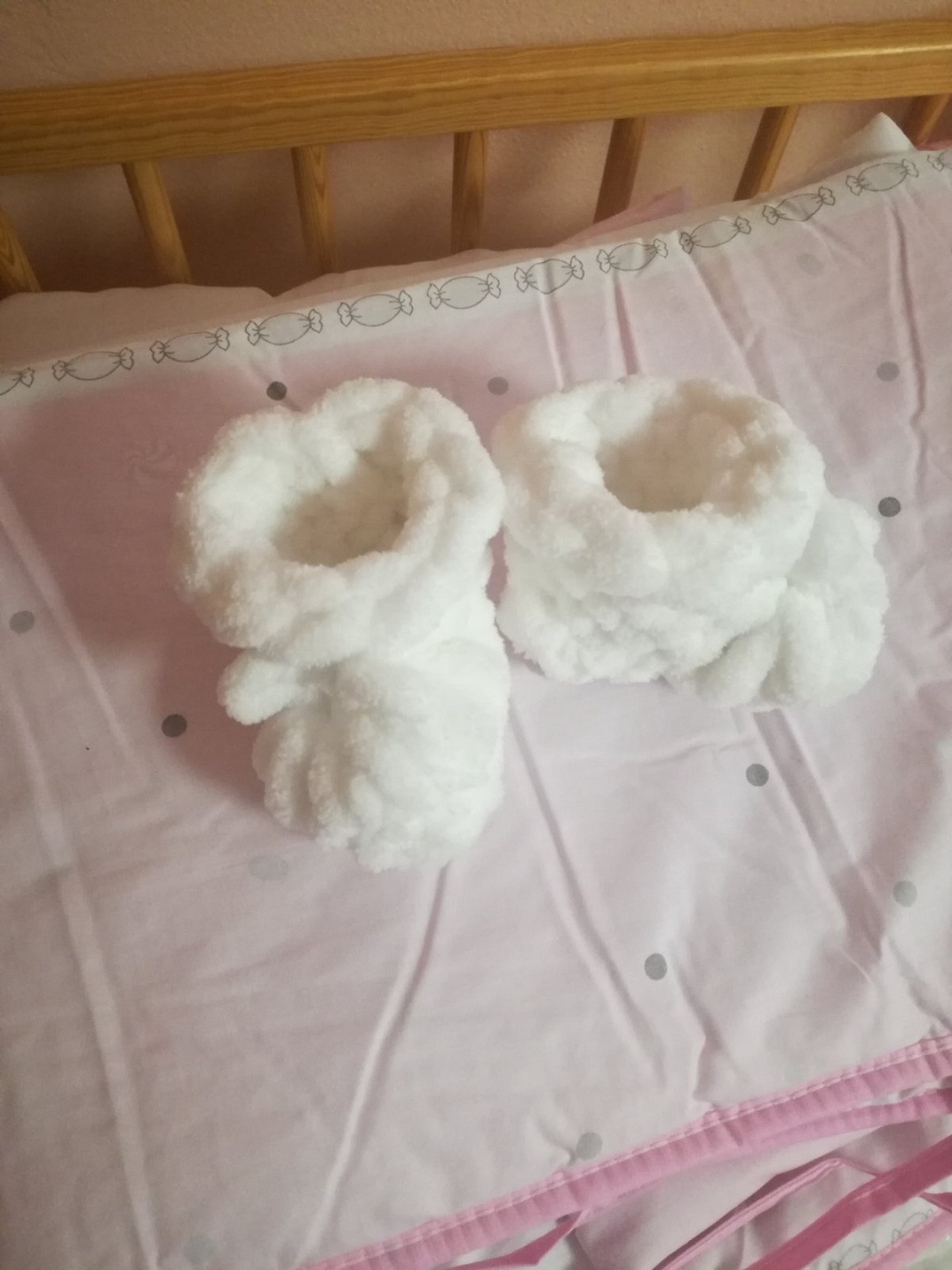 DETSKÉ PAPUČKY, 4-12 MESIACOV, RUČNE PLETENÉ.