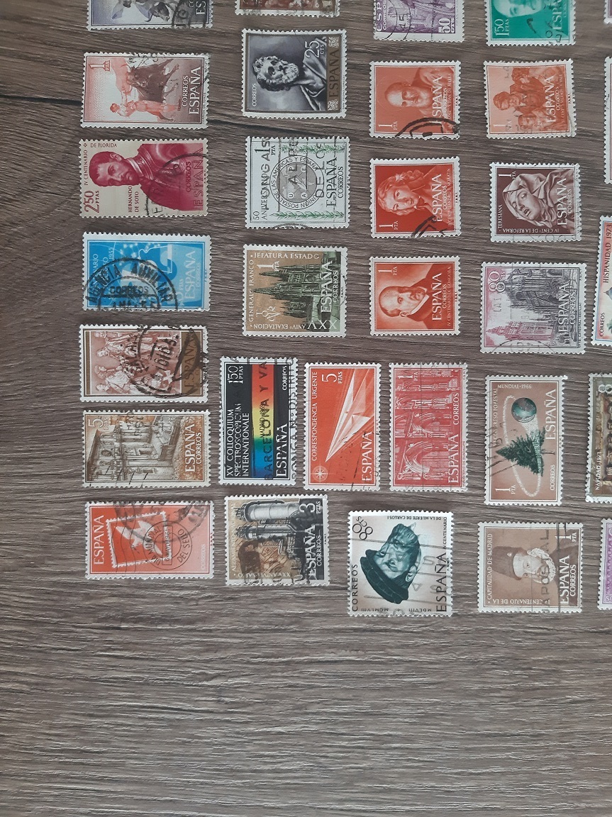 ŠPANIELSKO, razené známky, každá iná. 100 KS.
