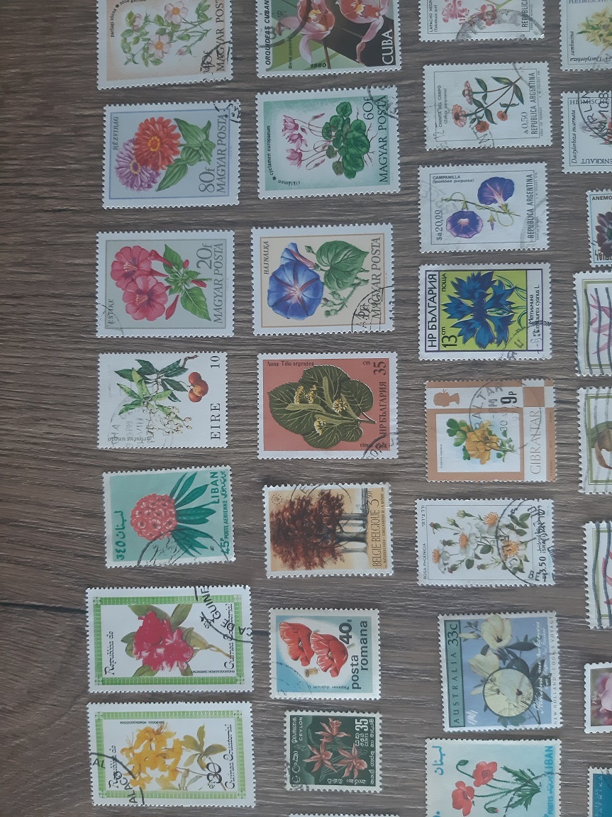 FLÓRA, razené známky, každá iná. 100 KS.