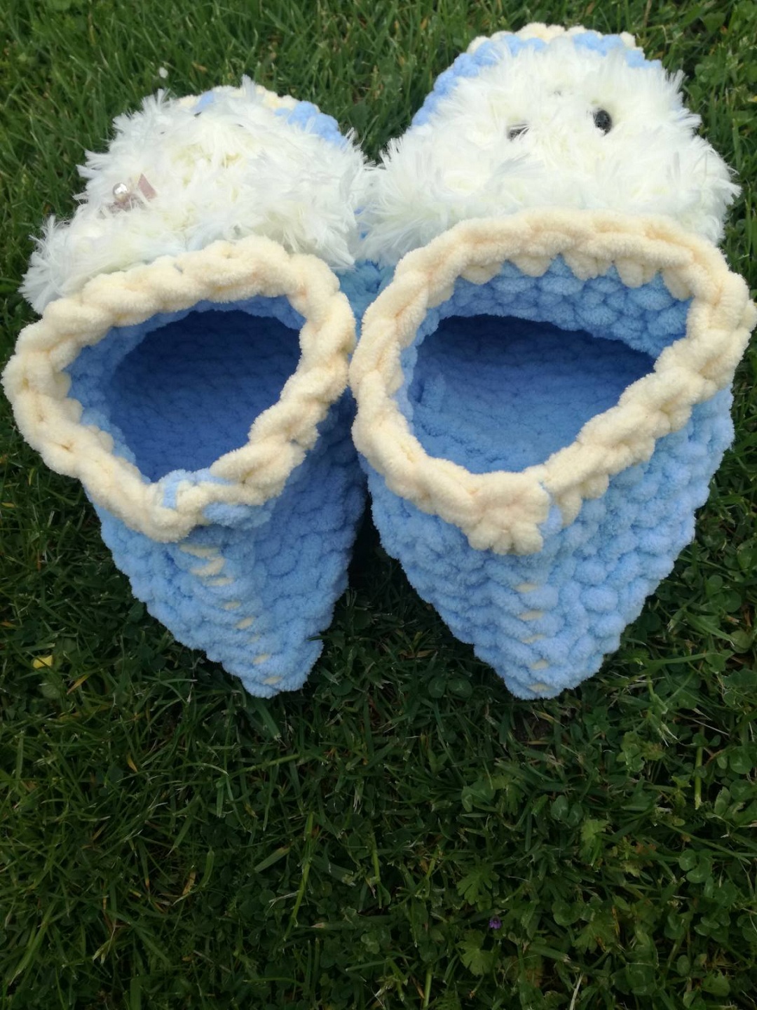 DÁMSKE PAPUČE RUČNE PLETENÉ Z VLNY ALIZE PUFFY FINE A ALIZE PUFFY FUR.