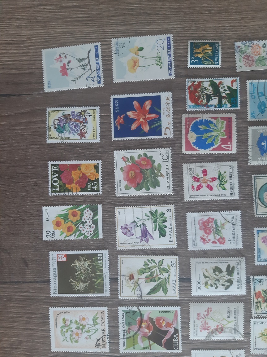 FLÓRA, razené známky, každá iná. 100 KS.