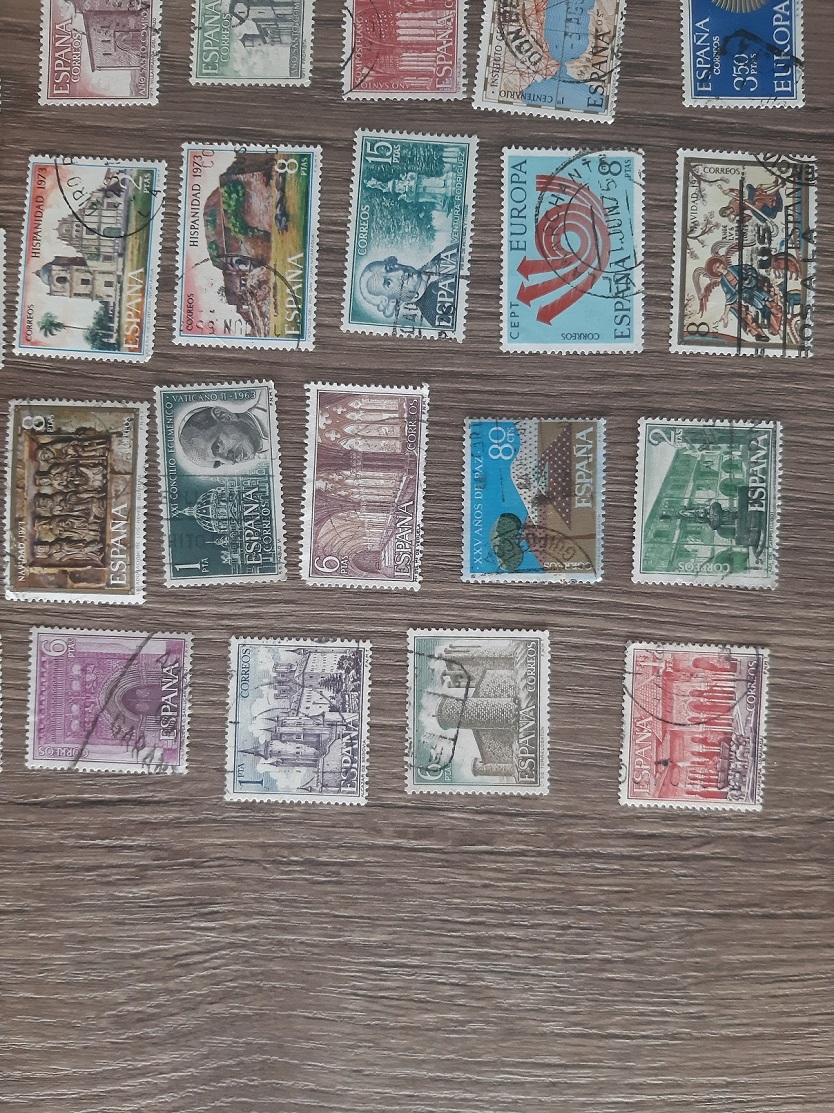 ŠPANIELSKO, razené známky, každá iná. 100 KS.