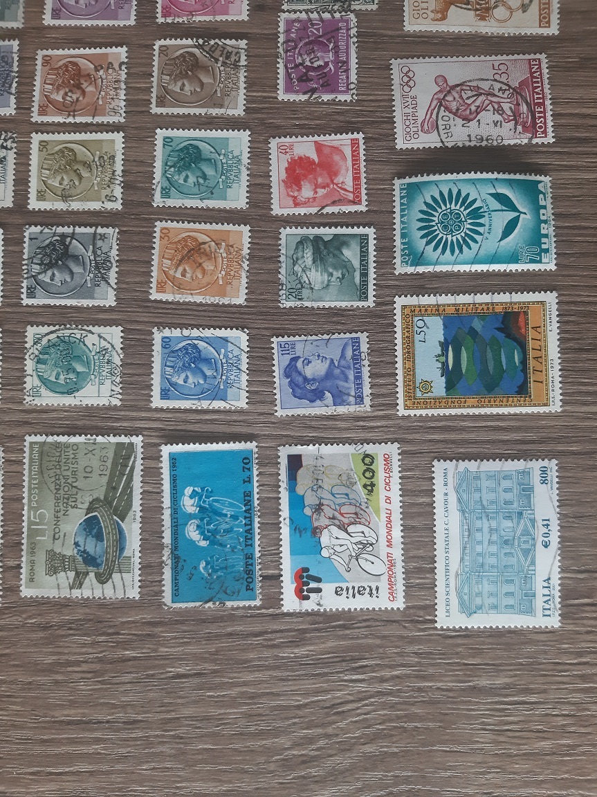 TALIANSKO, razené známky, každá iná. 100 KS.