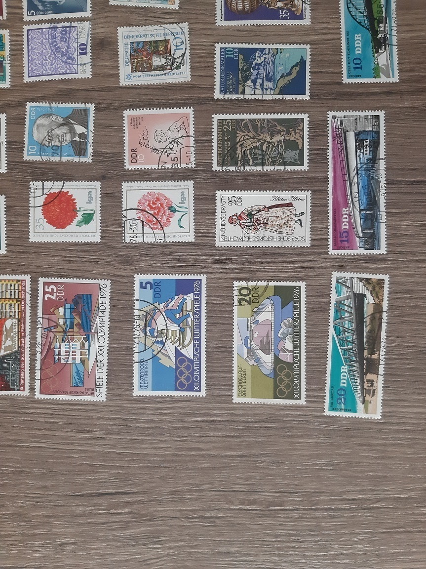 NDR, razené známky, každá iná. 100 KS.