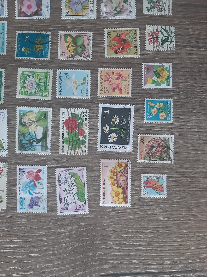 FLÓRA, razené známky, každá iná. 100 KS.