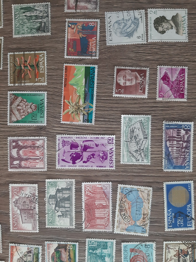 ŠPANIELSKO, razené známky, každá iná. 100 KS.