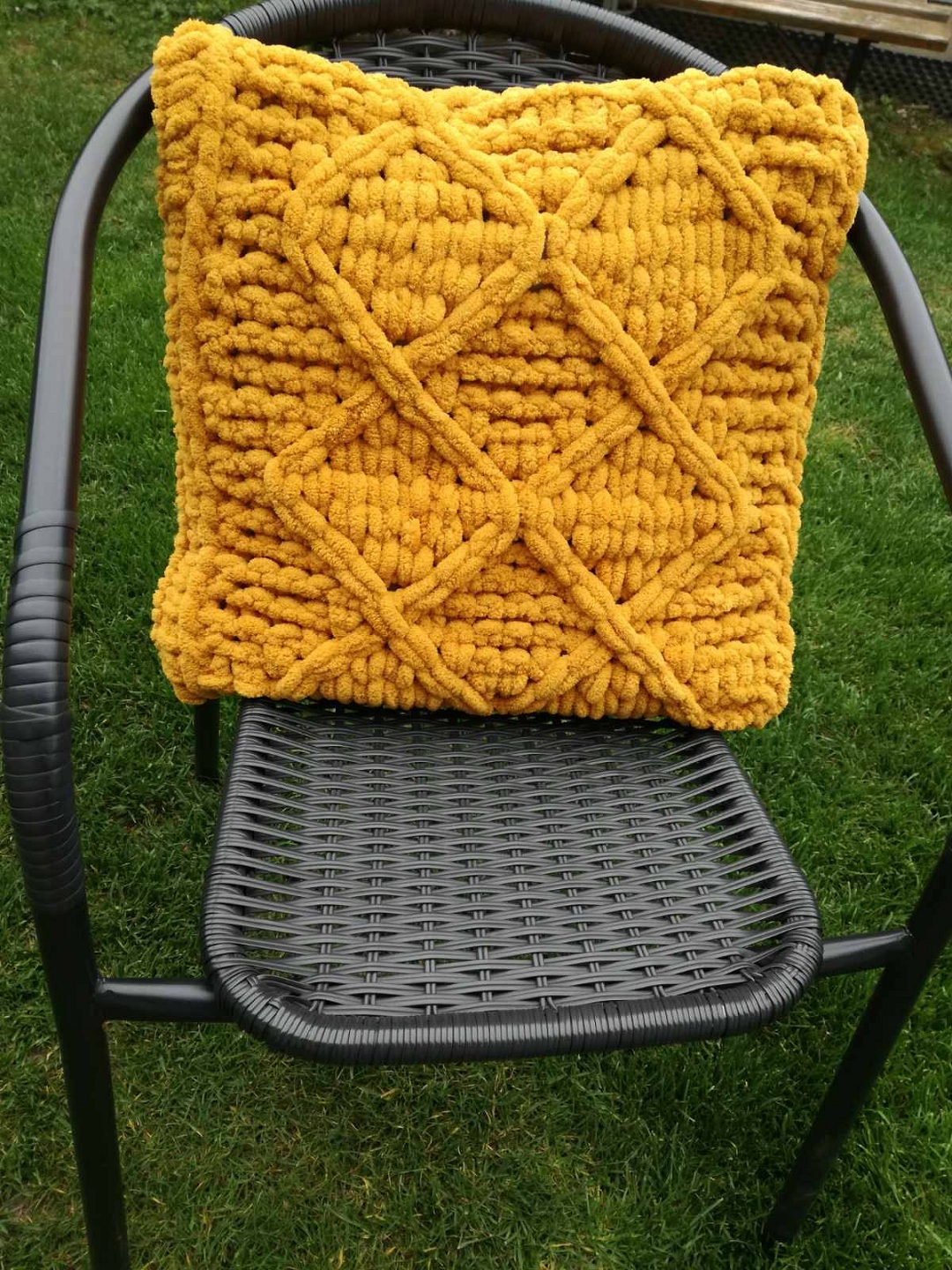 OBLIEČKY NA VANKÚŠE ( 40 cm x 40 cm ).