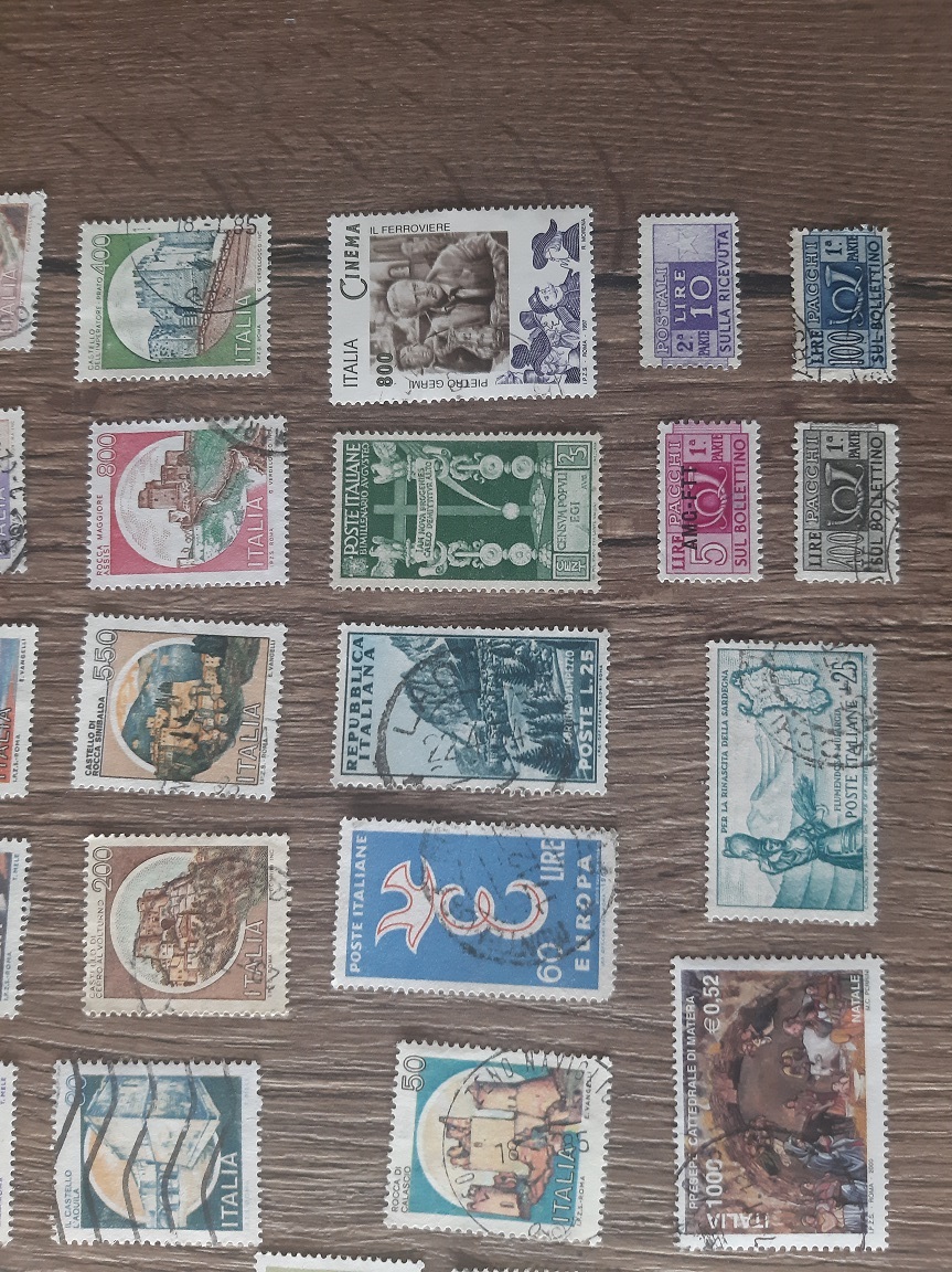 TALIANSKO, razené známky, každá iná. 100 KS.