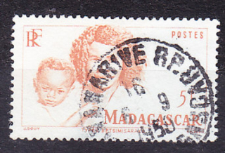 MADAGASCAR 1946, Michel 400, razená. KOLÓNIE. MATKA A DIEŤA.
