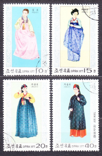 SEVERNÁ KÓREA 1977, Michel 1600-1603, razená séria. ĽUDOVÉ KROJE.