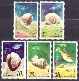 SEVERNÁ KÓREA 1977, Michel 1668-1672, razená séria. MUŠLE A RYBY.