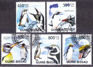 GUINEA-BISSAU 2009, Michel 4390-4394, razená séria. VTÁCTVO - TUČNIAKY.