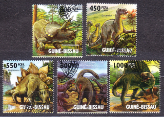 GUINEA-BISSAU 2010, Lokálne vydanie, razená séria. DINOSAURY.