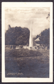 RANKOVSKÝ GEJZÍR 1923, poslaná. POHĽAD Z PARKU.